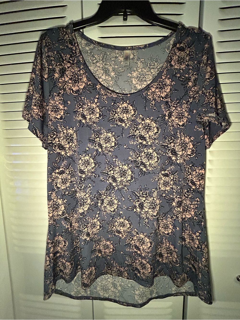LuLaRoe Scoop Neck Short Sleeve Top - Blue with Pink Floral